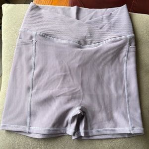 fitody hourglass workout shorts with pockets
